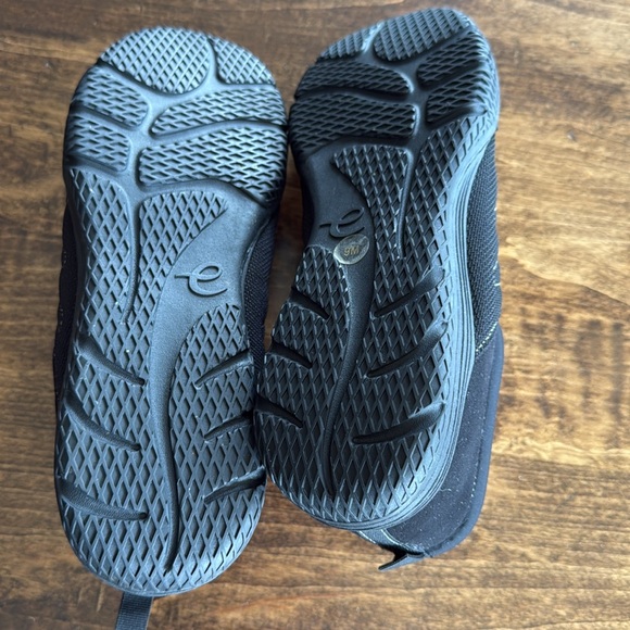 Easy Spirit Women's Bestrong Black Sneakers Size 9 - Picture 7 of 7